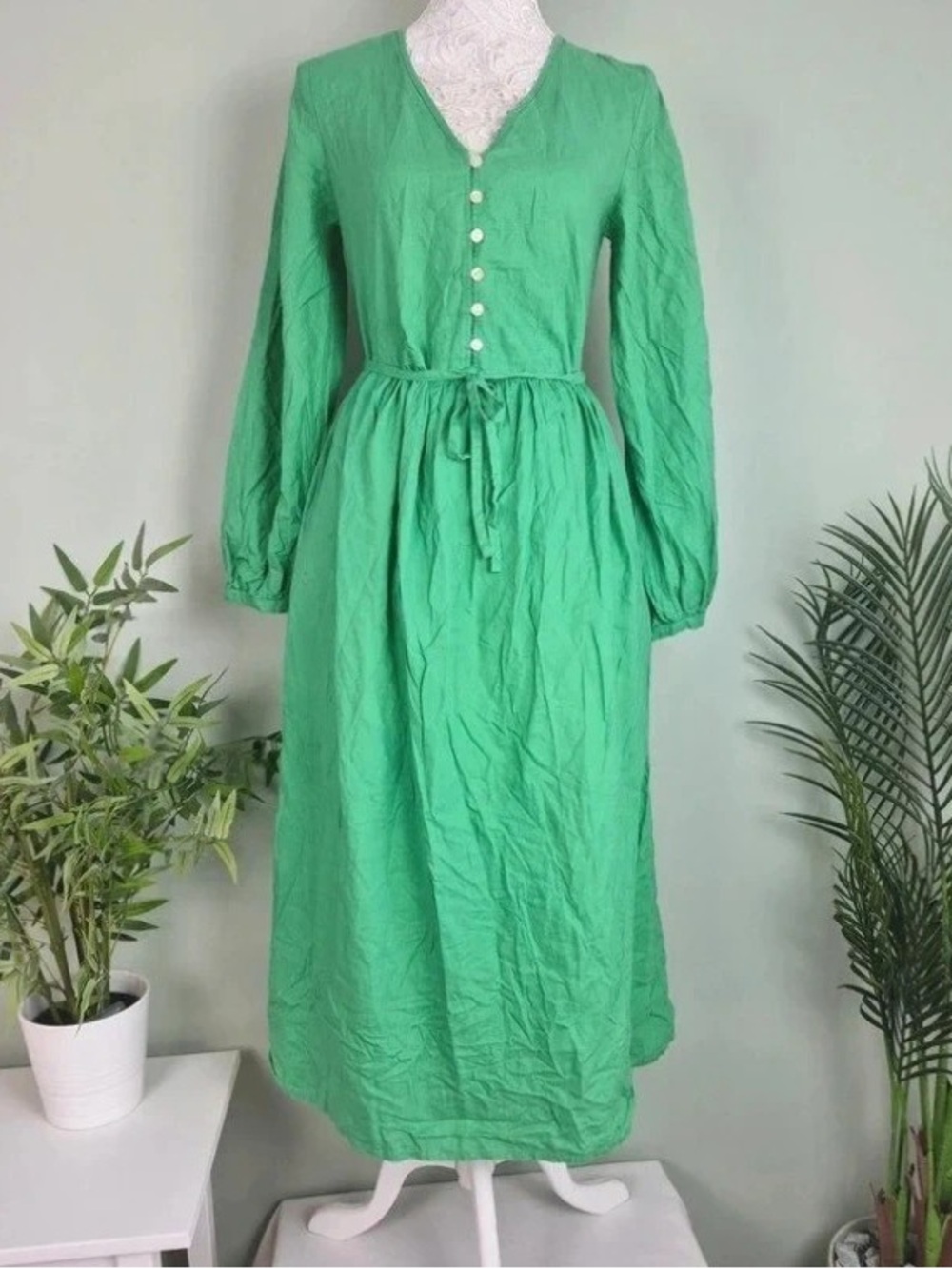 Green Long-Sleeve Maxi Dress with Tie Waist